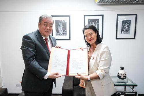 秘鲁这位刚上台的日裔女总统，竟然做出了一个让美国彻底傻眼的决定！大选结果正式