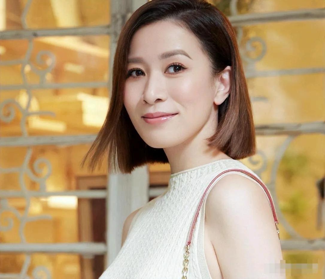 50岁佘诗曼立遗嘱！2亿财产无人继承，丁克人生的自由与遗憾藏不住了娱乐圈再