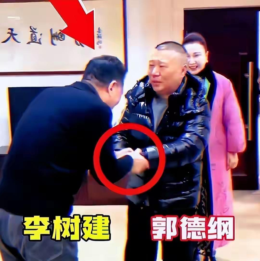 这个时代能让小岳岳如此飞黄腾达不知是时代的悲剧，还是当代人欣赏水平的倒退？到底