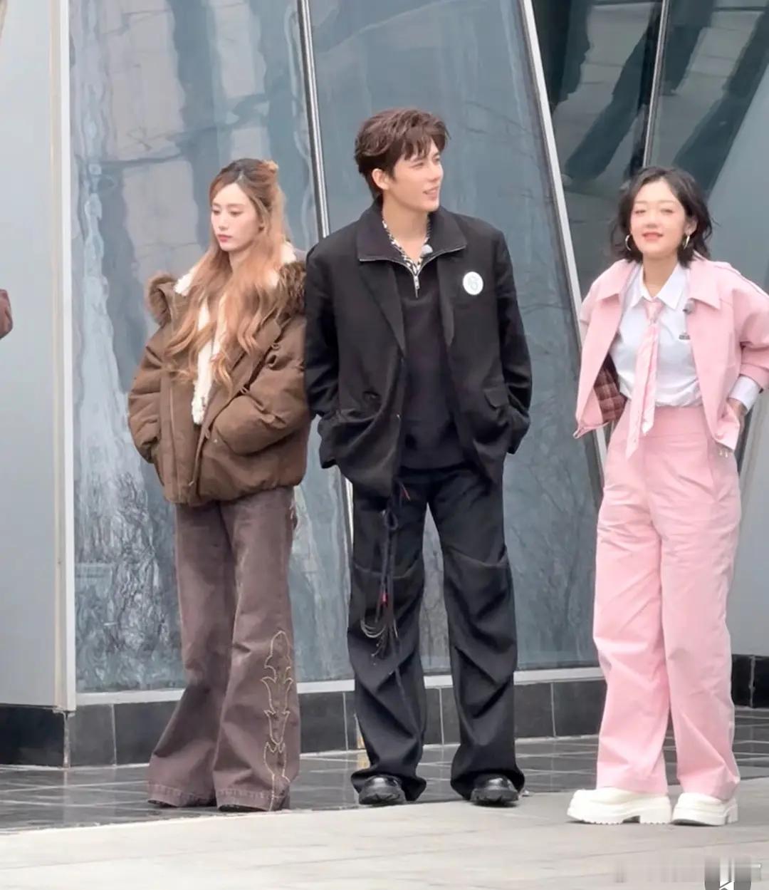 这群208们，谁看起来最像明星