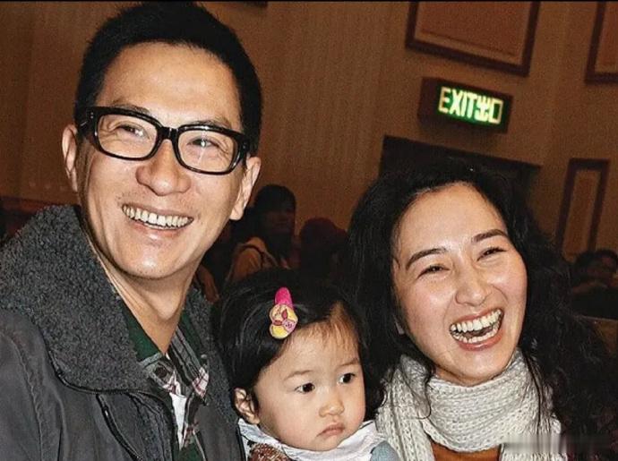 有种"基因"叫张家辉女儿！小时候像爸爸,长大之后就好想关咏荷……​​​​