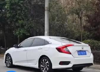 邻居家很有钱，最近有要换车了，她家的本田车开了八万公里，车看着跟新的一样，我们想