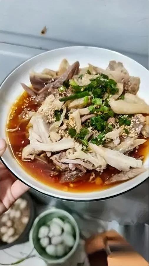 凌晨三点，他猛灌冰水没想到救了自己一命朋友半夜突感心脏憋闷，老婆以为是感