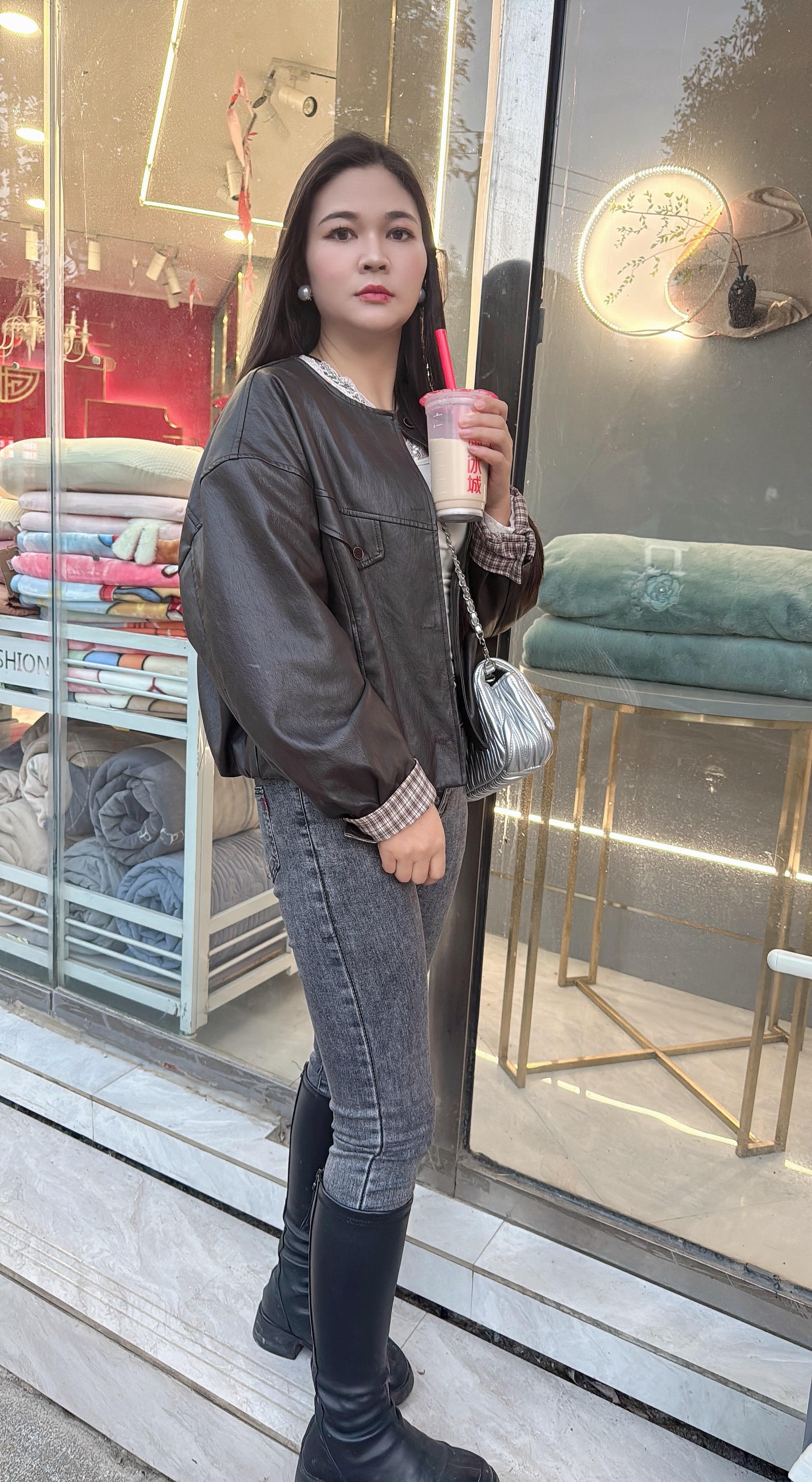 奶茶一杯快乐加倍