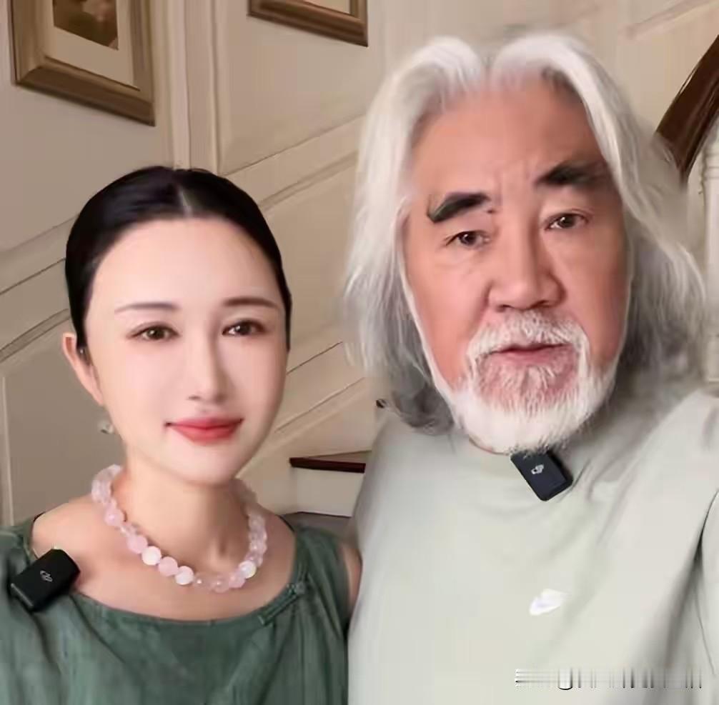 还是群众的力量大呀！有位网友发视频曝光了张纪中在婚内把房产转移给杜星霖的视频截