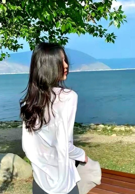 江一男子周先生与妻子丁小姐，结婚不到三天，周先生得知妻子婚前曾与三个男人同居，最