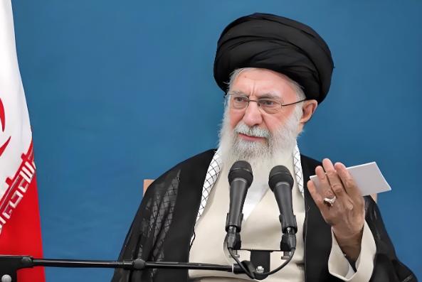 太尴尬了！伊朗总统府遭到空袭、总统下落不明，伊朗86岁最高领袖哈梅内伊被曝已经离