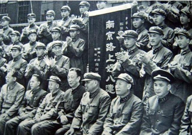 许世友晚年身边秘书李文清在回忆录中亲口披露：许世友与王必成四十年恩怨最终化解，取