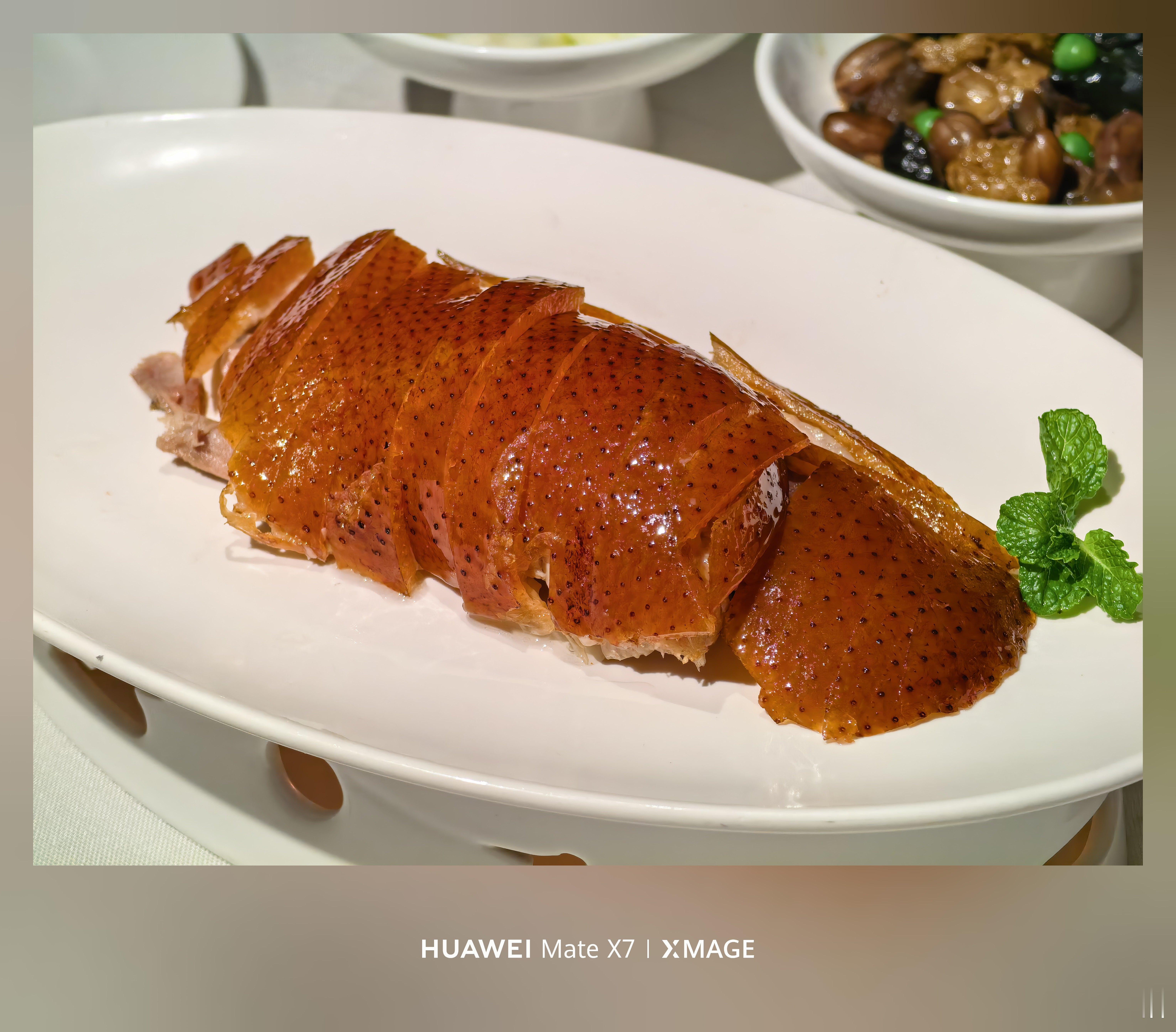 来北京，当然要吃四季民福啦，心心念念的北京烤鸭，那叫一个地道儿～