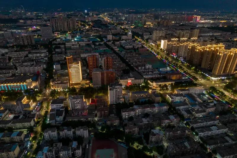网红城市“过载”预警！淄博烧烤凉了？下一个被流量“反噬”的会是谁？从“进淄赶烤