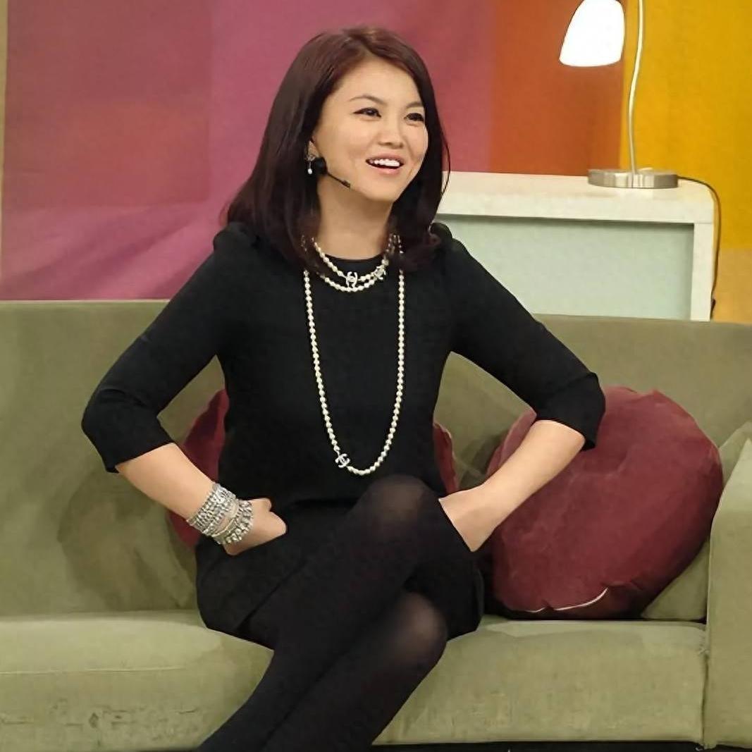 我问我妈妈​李湘那么有钱怎么不减肥呢​妈妈妈低头笑了笑，最后才憋出了一句话：