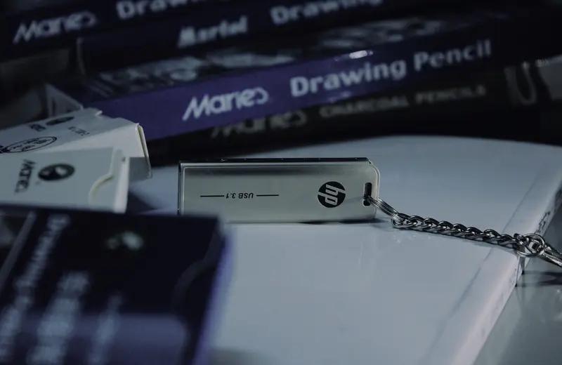 U盘插电脑没反应真的很让人崩溃，好多人第一反应就是扔了再买新的，但其实没必要这么