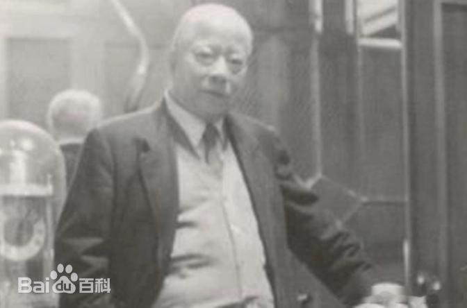蔡康永以前一直在节目上说她的妈妈是上海富太太作风，喜欢穿旗袍以及抽水烟打麻将。。