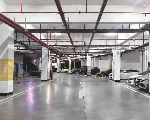 “僵尸车”走了, 停车容易了, 市民说贵了