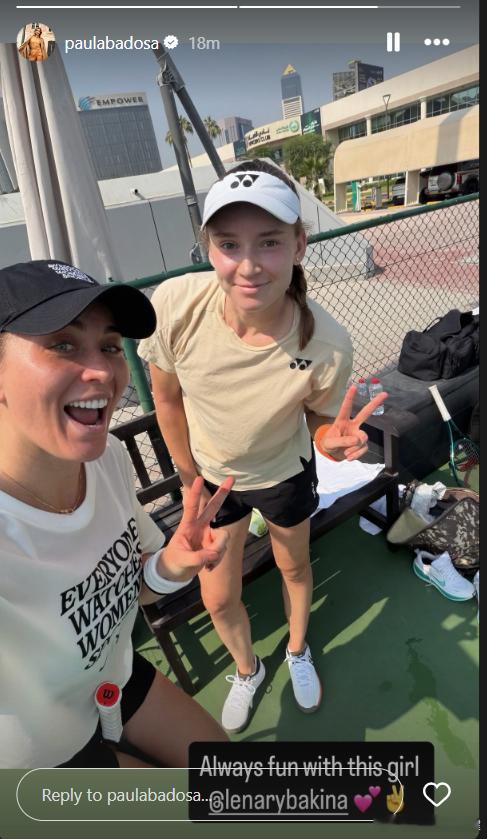 巴多萨和莱巴金娜一起在迪拜训练,这是在帮助莱巴金娜备战总决赛吧!利雅得wta年终