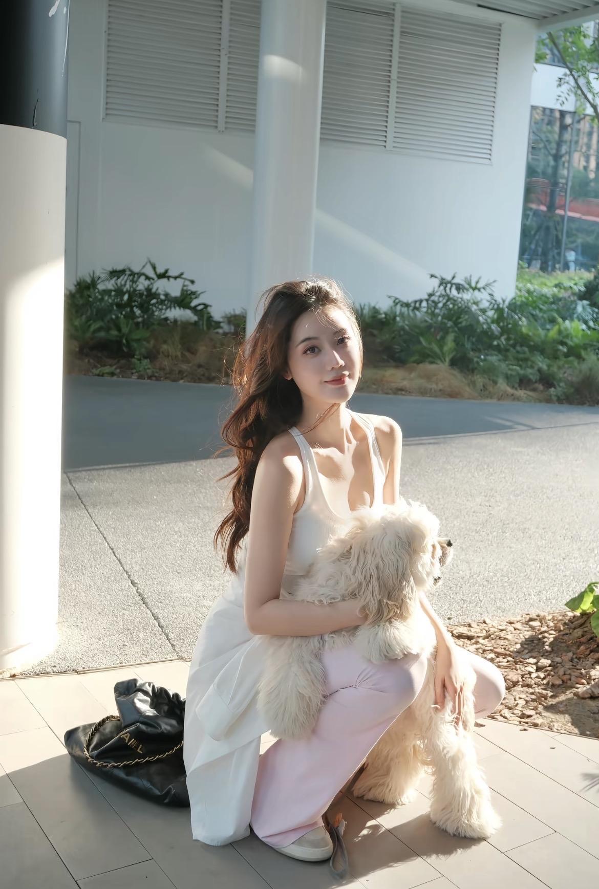 生活就像一面镜子，你对它笑，它也对你笑。用镜头捕捉那些平凡中的不凡