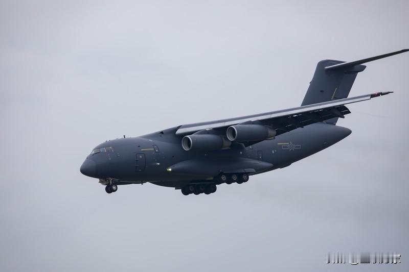 中国大批运-20抵达巴基斯坦，这可太让人好奇运的是什么了！此前中国曾派两架运