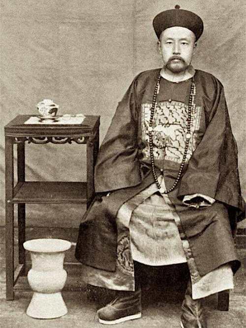 1906年，端方在柏林博物馆发现了一块熟悉的石碑，他走近，仔细辨认，惊得目瞪口呆