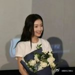 狗仔曝周冬雨刘昊然没分手家人们，娱乐圈的感情瓜总是一个接着一个，这不，最近狗仔又