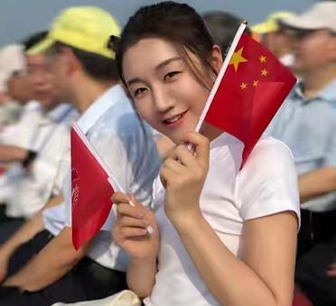 9·3大阅兵，受邀的25位体育界代表如下[玫瑰]1，姚明（前中国男篮国手）