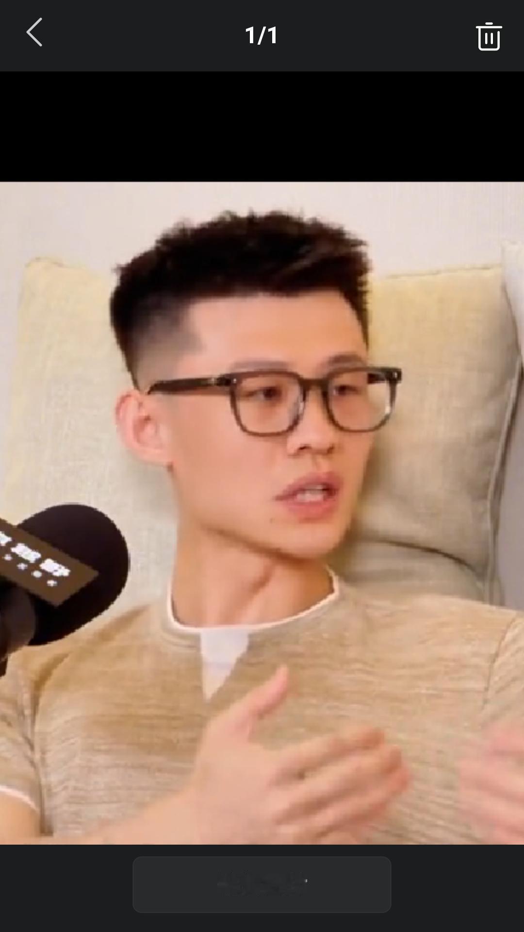 【山东高速男篮球员王岚嵚接受采访时直言，过去两年在辽篮打的很挣扎。】从南京来到辽