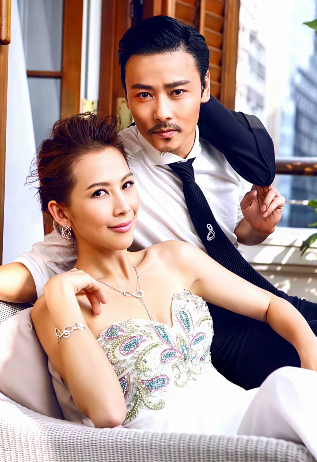 “一姐”蔡少芬把全家搬回香港，不是简单搬家，是押注孩子未来。​她曾在上海买房定