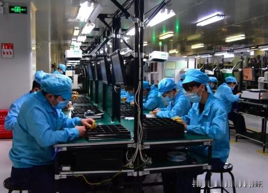 美国想把制造业搬回本土的想法，最早是由奥巴马提出的。奥巴马在一次访华中发现，20