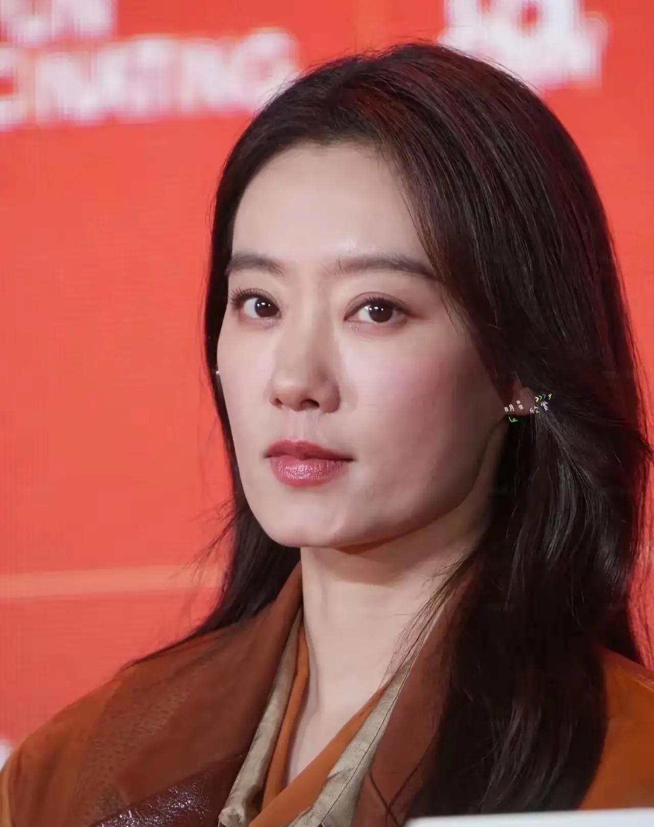 张小斐估计要害怕了不因为别的，就因为《功夫女足》这部电影，因为这是她第一次