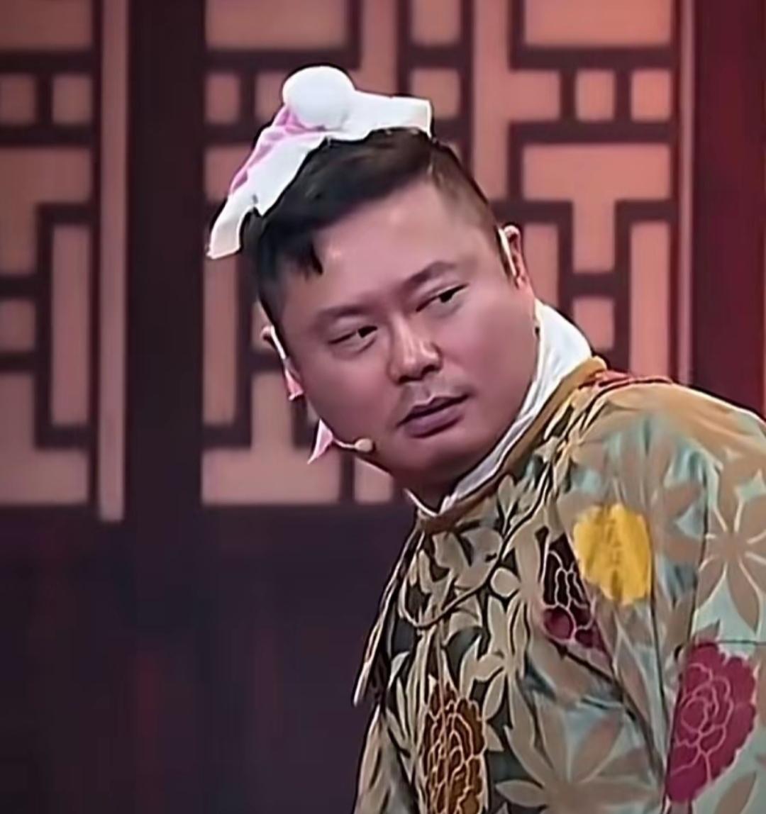 杜海涛问魏翔，你是怎么去的麻花，魏翔说，自己毕业后，在北京待了三个月。