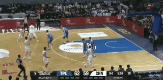 中国男篮逆转战胜中华台北！幸好最后是赢了，否则赵继伟真成了罪人，球队落后，他还玩