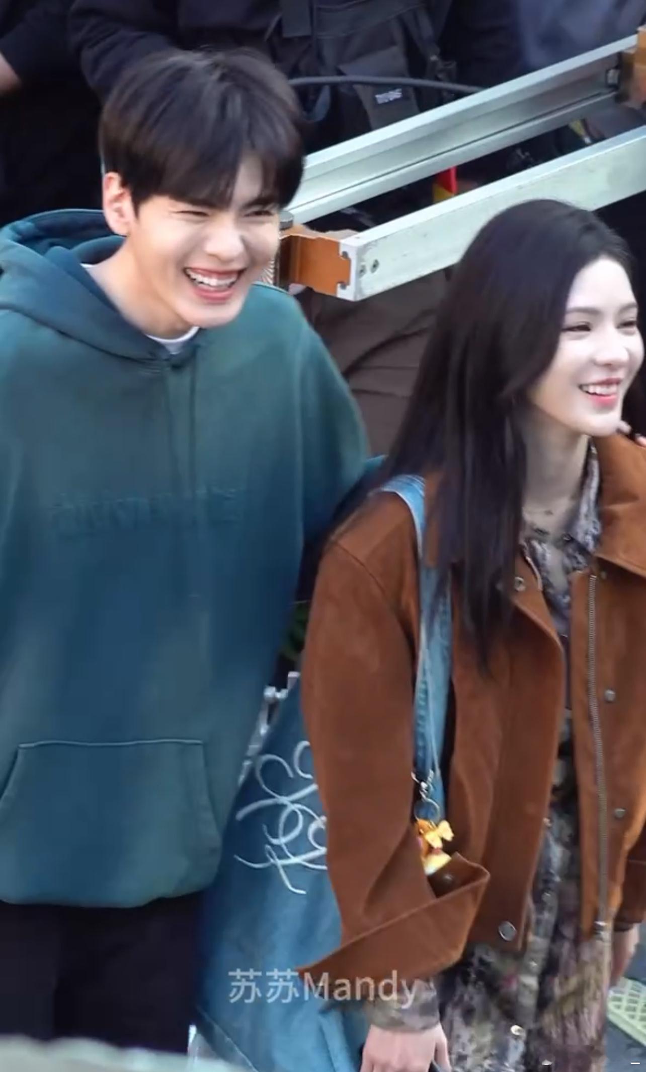 不是？？？笑死我了