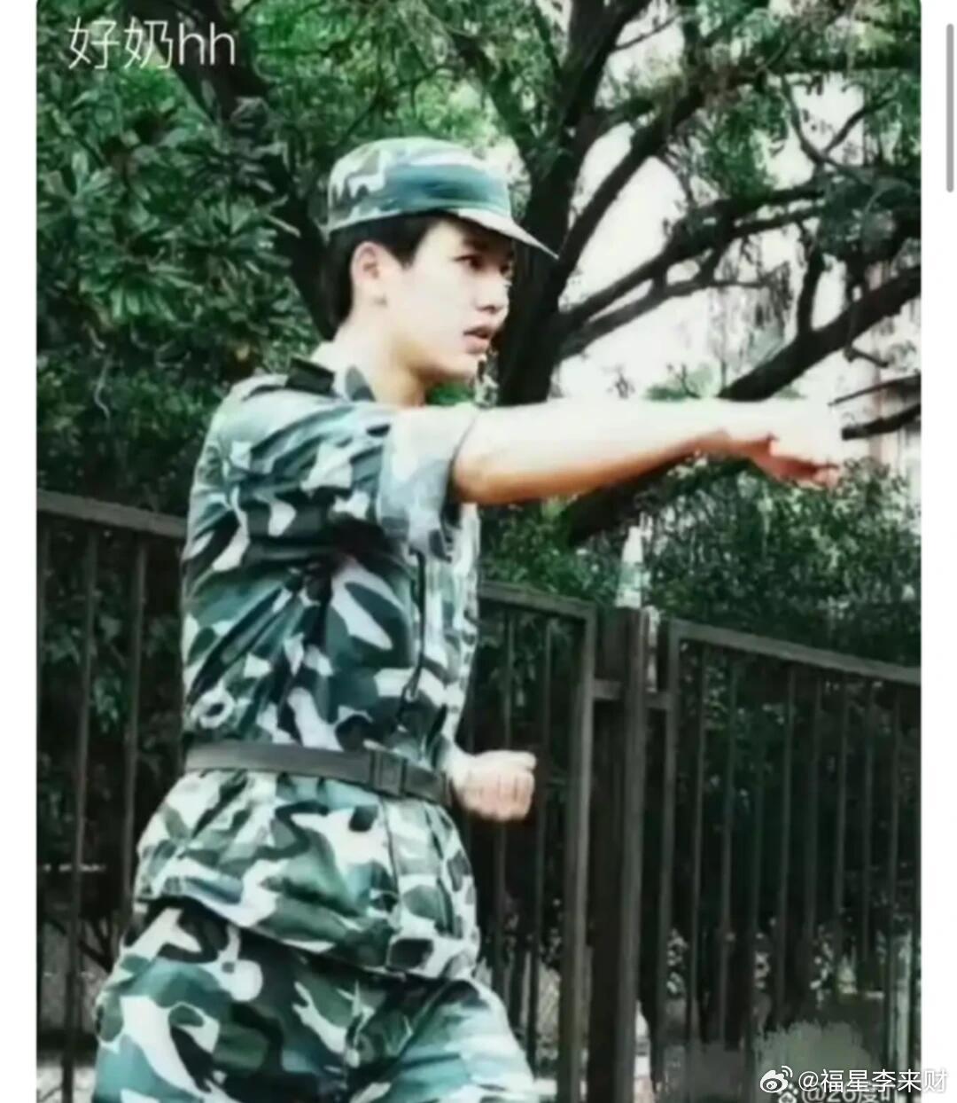 张凌赫旧照，你见过几张？