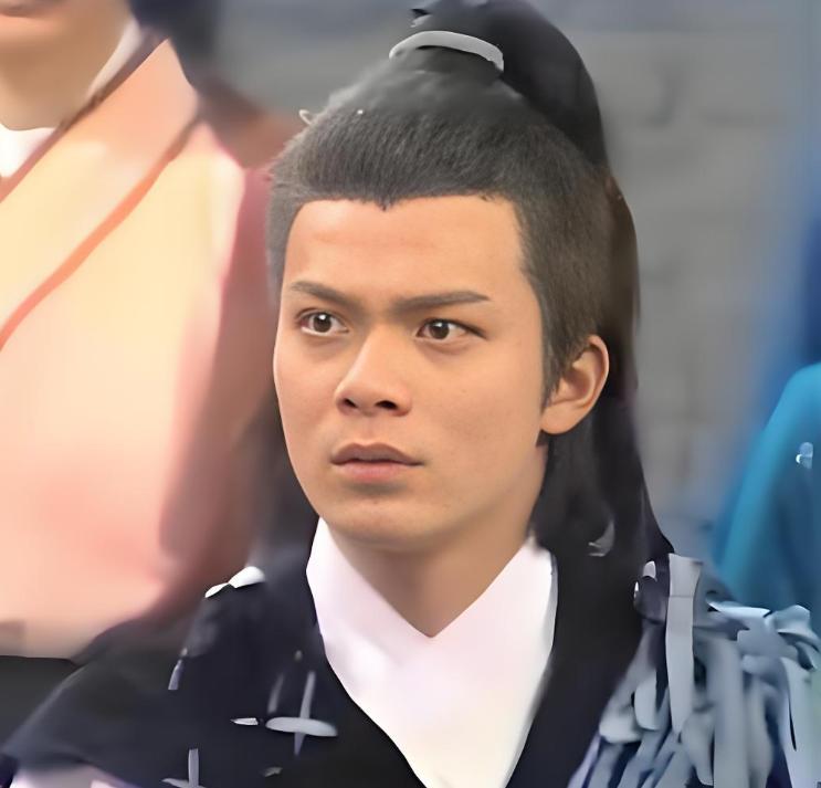 郭靖傻傻的呆呆的，也不怎么帅，为啥有那么多女孩喜欢他？咱就这么讲吧。如果郭靖