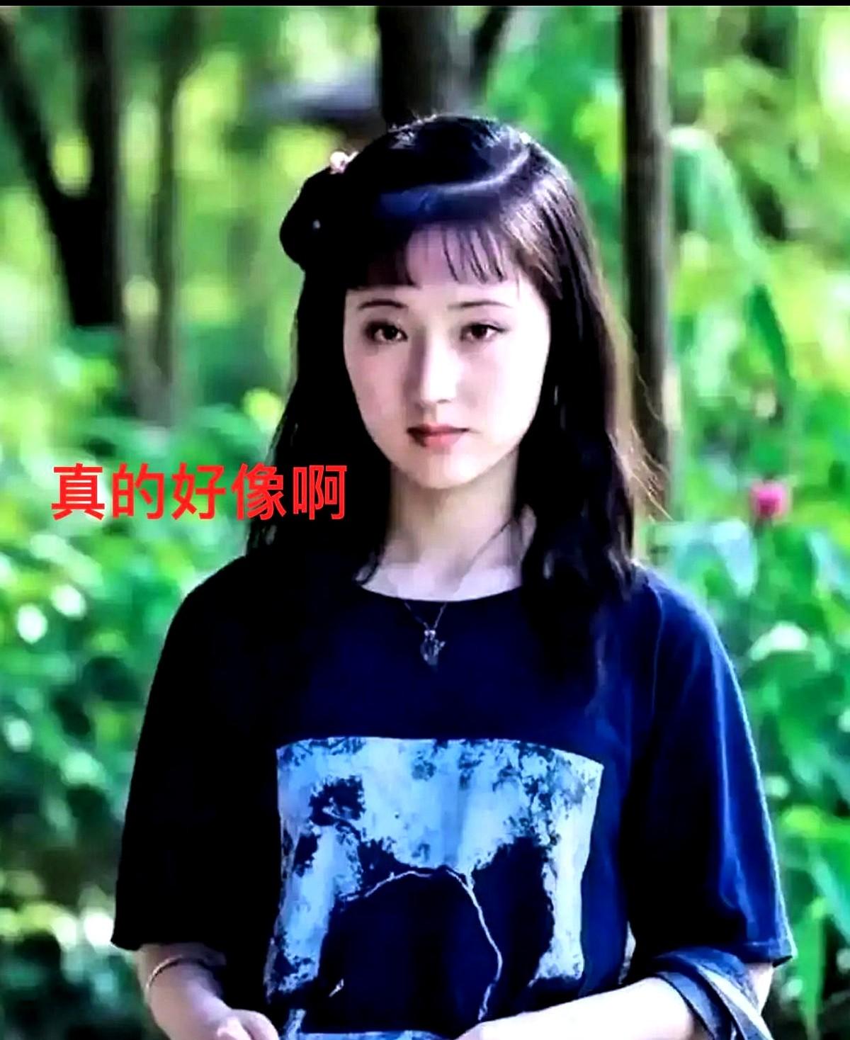 近日，有个高三女生因长得超像87版林黛玉的扮演者陈晓旭，一下子火出圈了！她眉