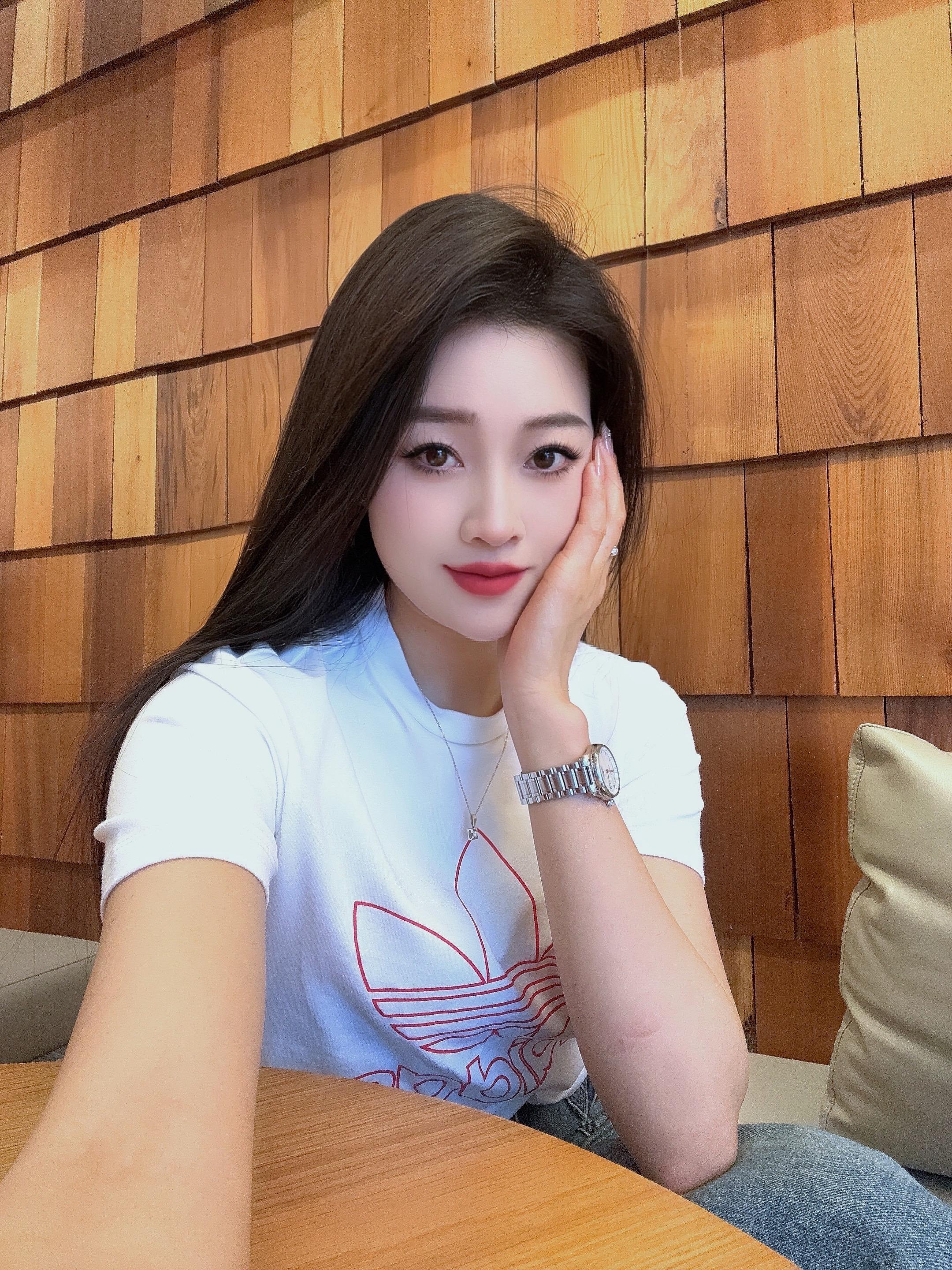 我不愿提起我的过去 那张很皱很皱的纸 我不想打开了