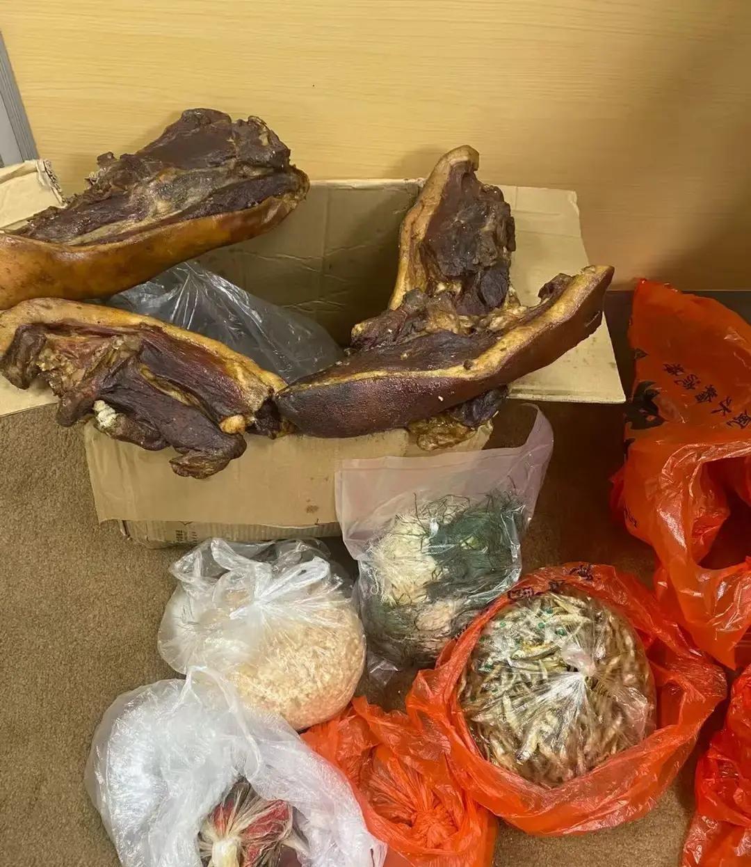 我刷到个帖子，一哥们让同事帮忙去前台拿老妈从老家寄来的包裹，结果人家为了给他跑这