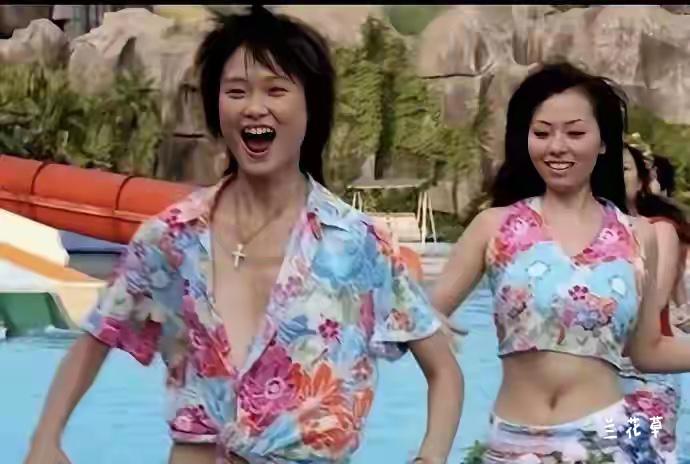快乐的青春———李宇春、张靓颖。这是2005年“超级女声”时期的她们。李宇春的