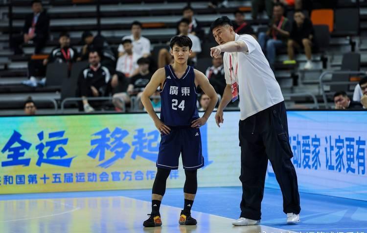 广东全运会男篮101:65，战胜浙江队，勇夺金牌，实至名归，看一下广东全运会男篮