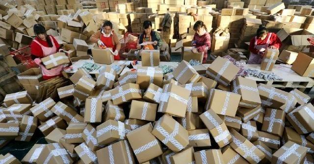 为什么唯独在我们中国，电商彻底干趴了实体店？这么说吧，同样的东西，网上卖300，