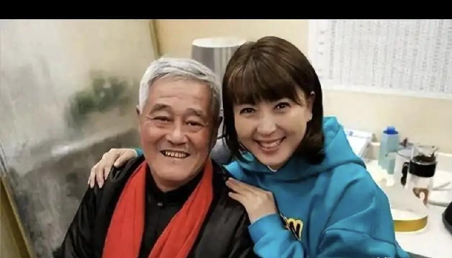 同样是老戏骨，差距怎么这么大？闫学晶一句“让她滚远点”炸了锅，奚美娟老师却永远