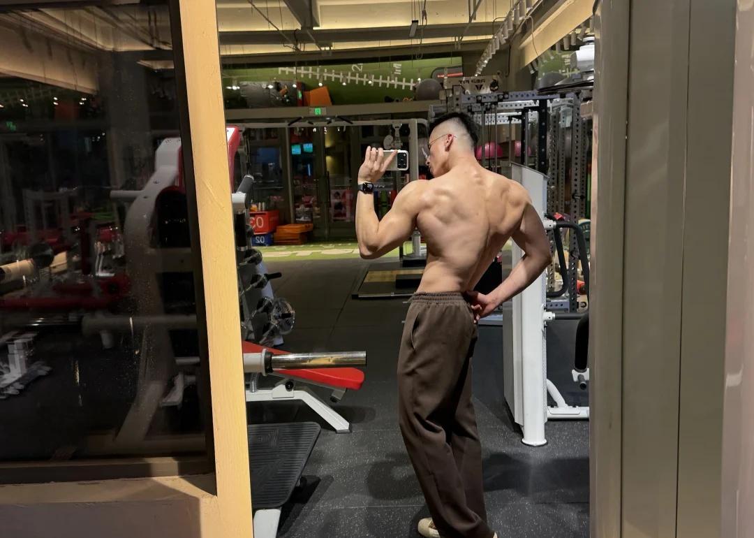 背后蛐蛐看看我的背