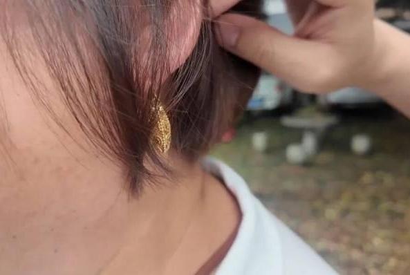 网暴救灾村支书戴“金耳环”涉事人员被处罚新华社北京6月2日电（记者李明辉）