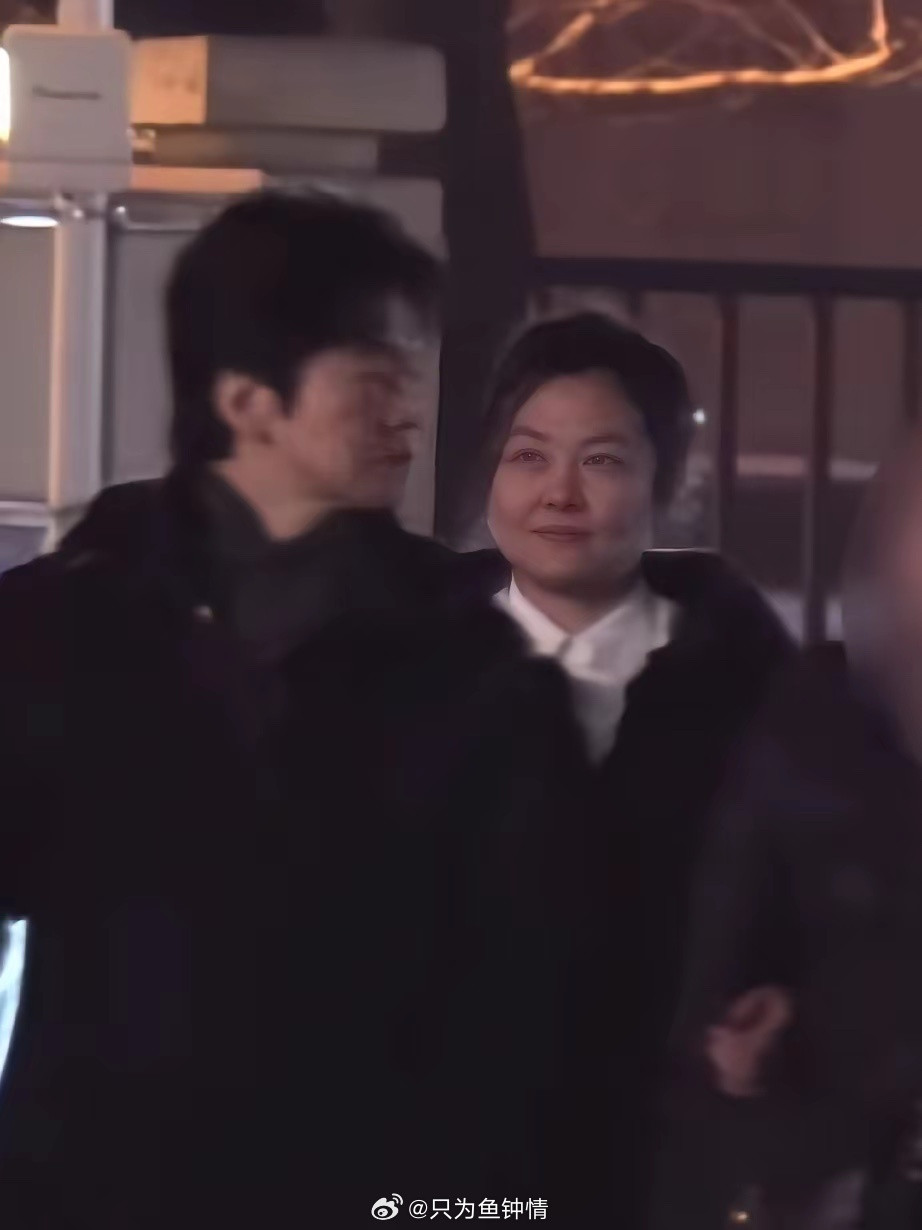 李健夫妇结婚多年还没孩子，可他妻子看他的眼神，真的震惊到我了！就说这次深夜聚餐后