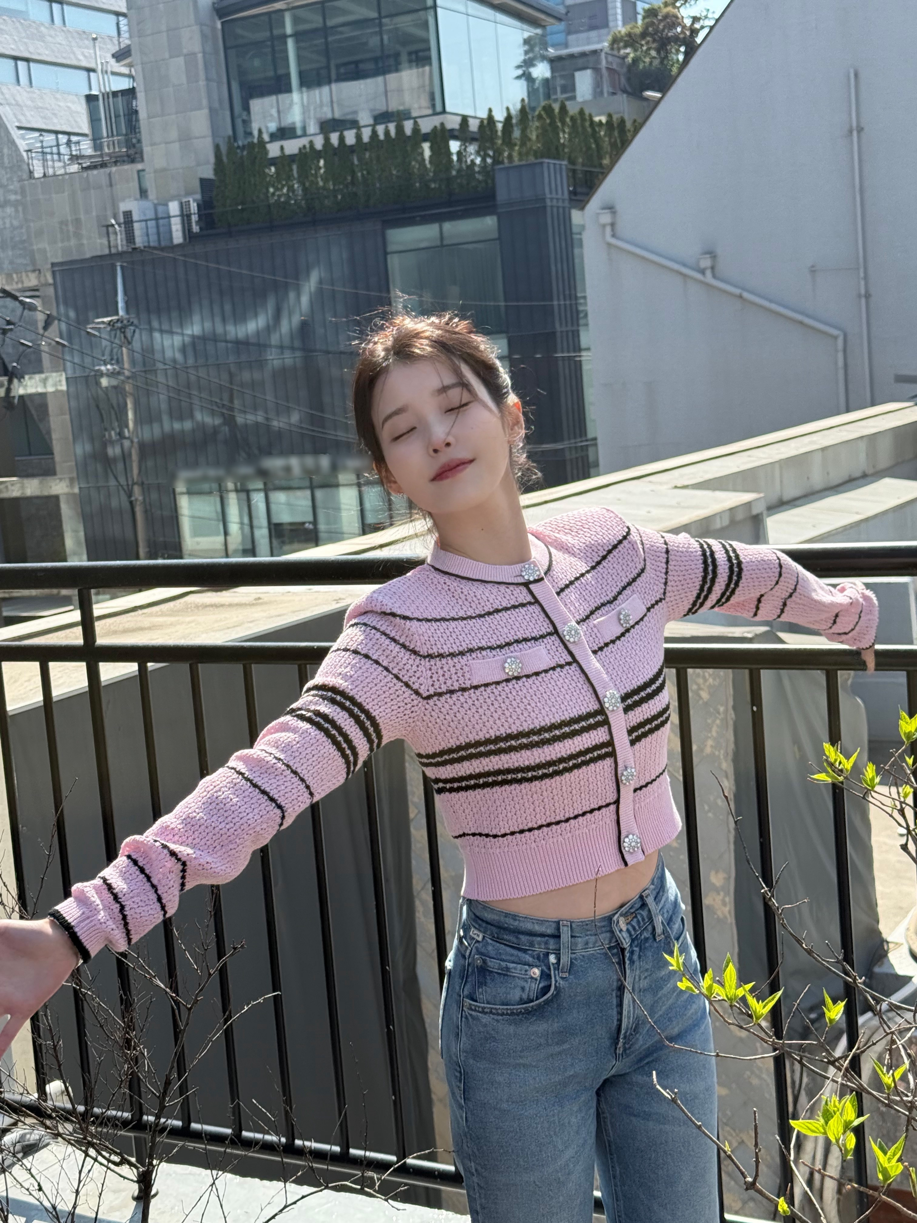 260408IU官方更新[📷]260408완벽한하루이상순입니다그