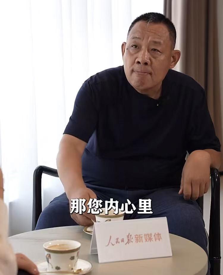 能上人民日报媒体“对话”的企业家，真的是寥寥无几，于东来是个例外！从他的访谈