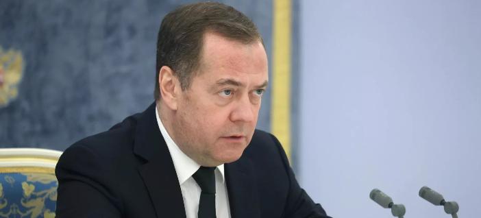 针对美国抓捕马杜罗，梅德韦杰夫公然表明，核武器的重要性！在1月3日，梅德韦杰夫工