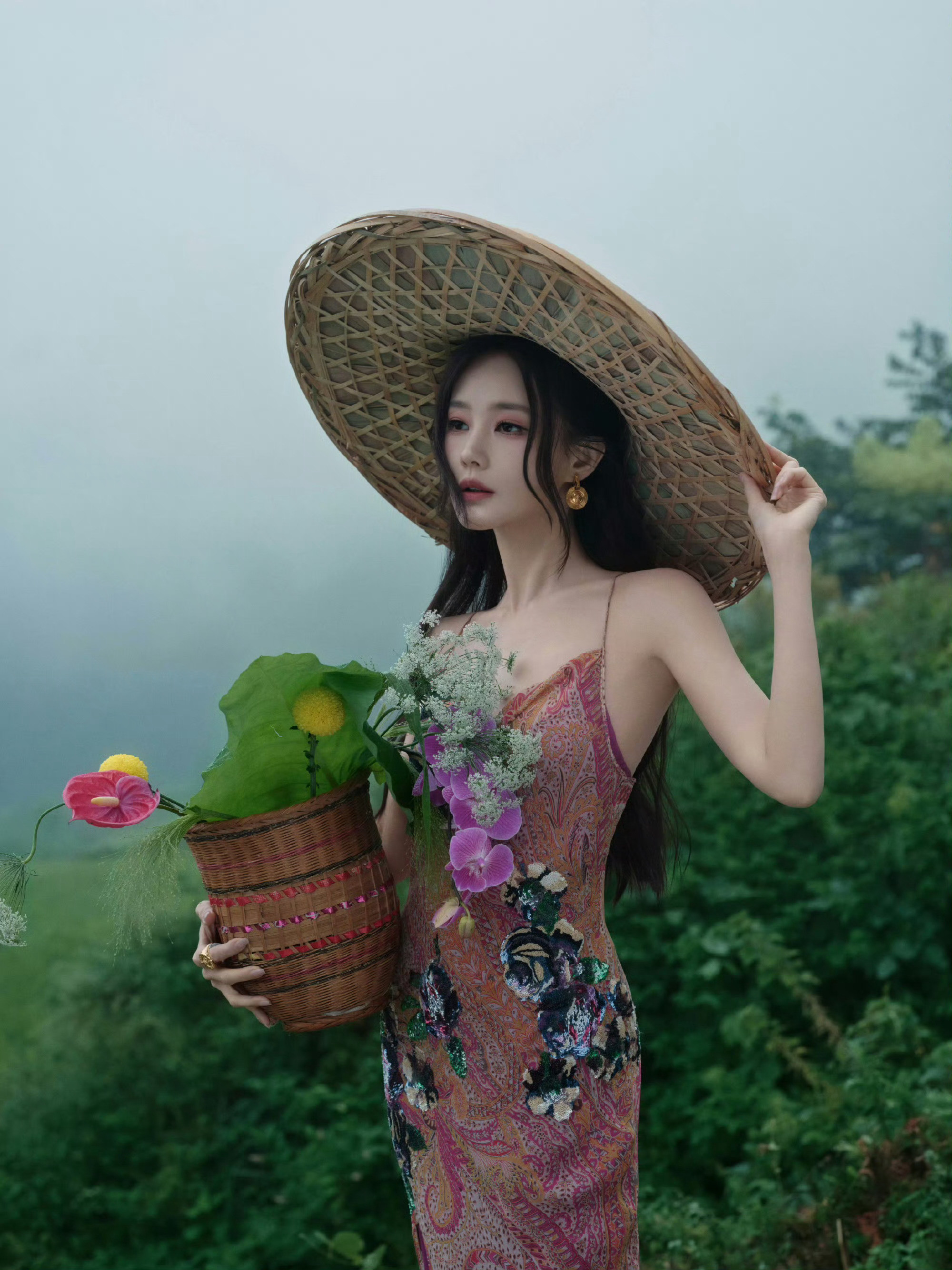 金鹤龙给李一桐化的山禾桃雾妆李一桐山禾桃雾妆我给李一桐化的山禾桃雾妆李一桐?