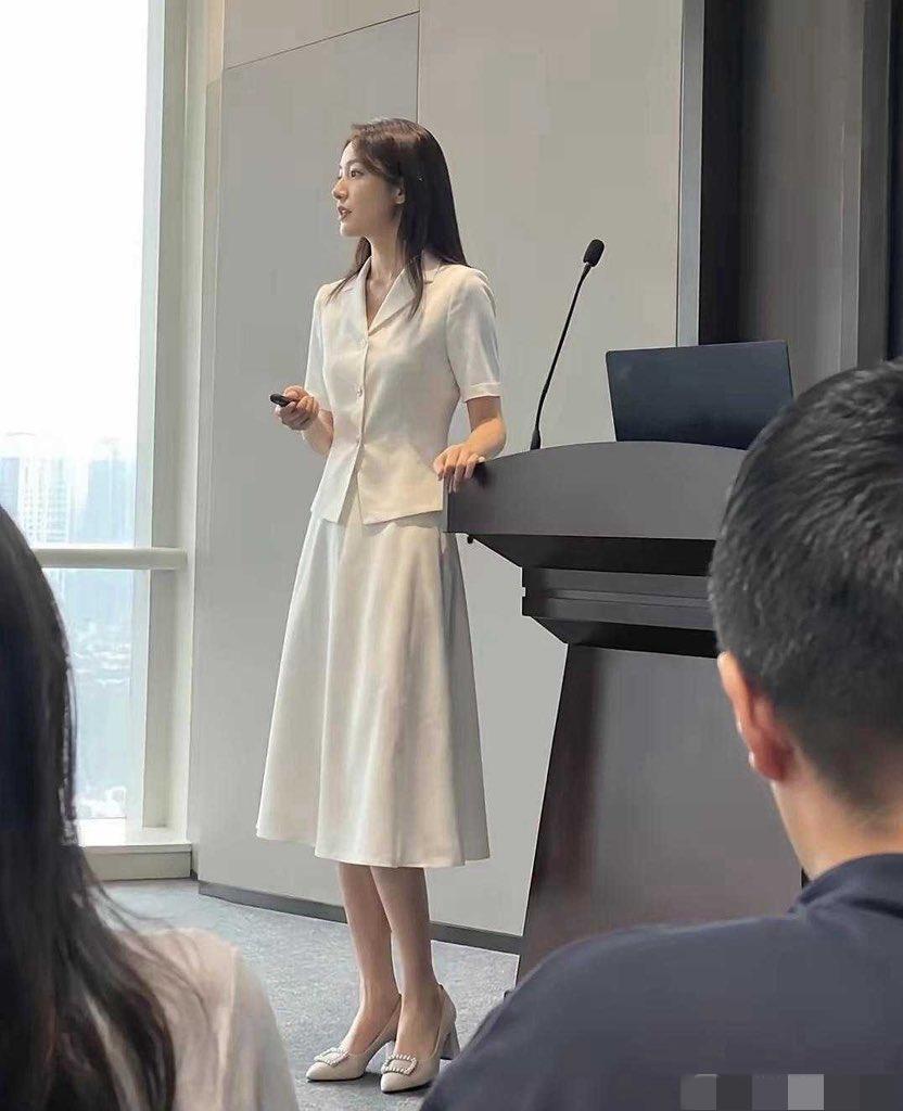 超60%单身，拥有铁饭碗的女教师为何成了“婚恋重灾区”？