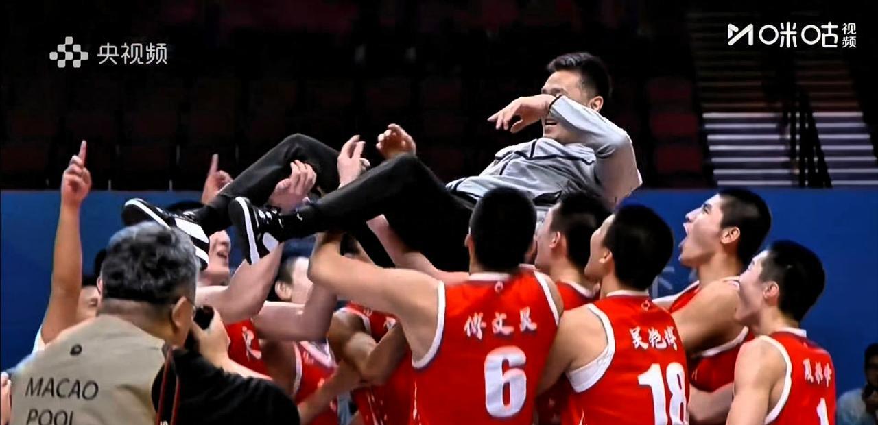 广东男篮U18拿金牌，我认为没什么值得庆祝的，毕竟投入巨大，又在家门口作战，假如