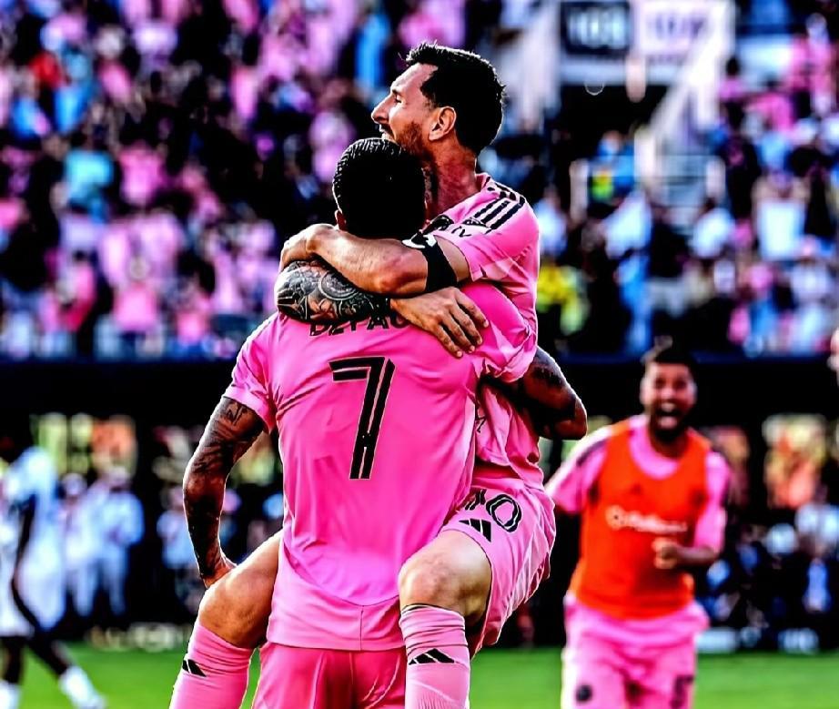 近日穆勒接受采访，谈论了有关梅西参加世界杯会影响阿根廷国家队平衡的言论，引爆了全